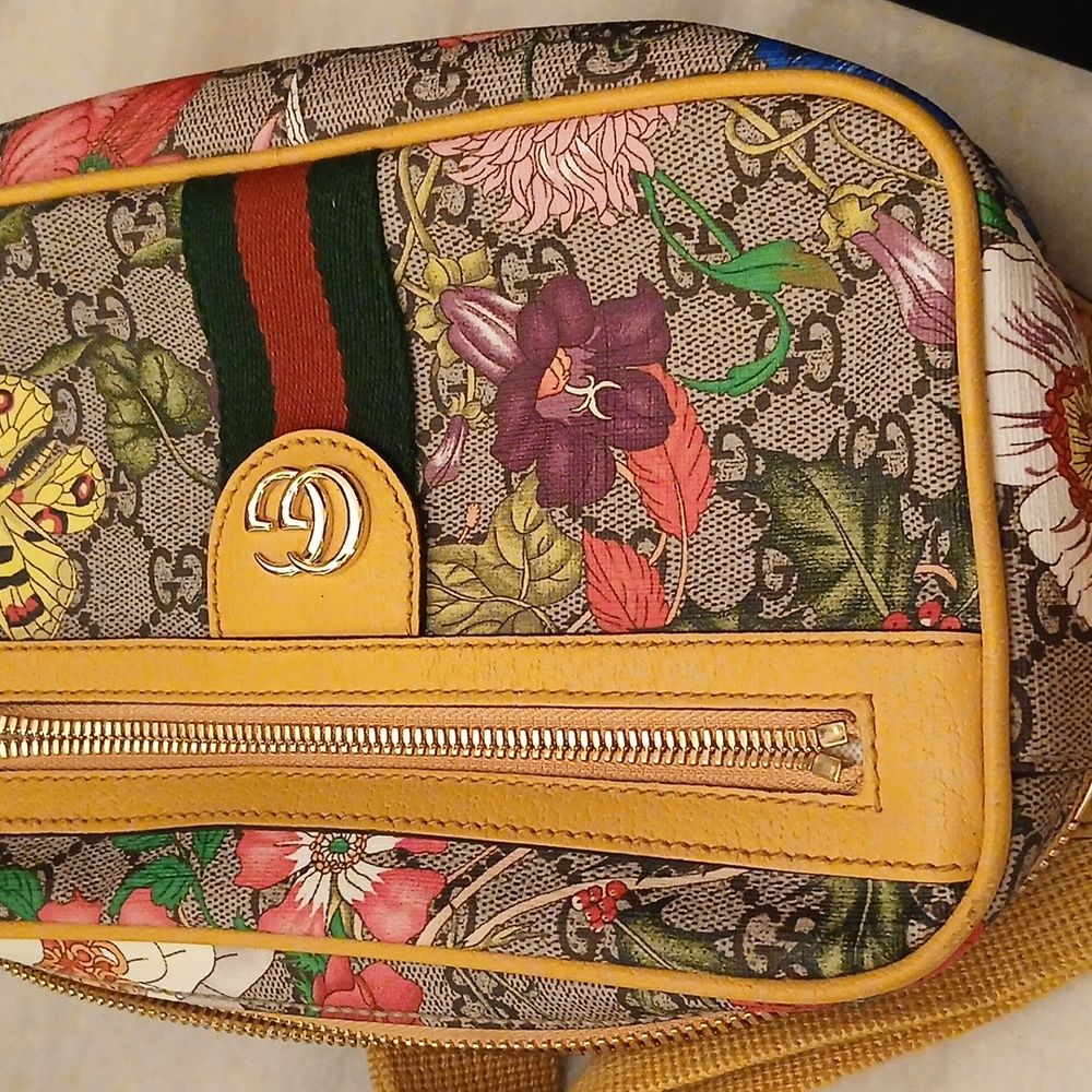 Gucci GG Supreme Floral Crossbody Bag - Yellow and Multicolor - Picture 4 of 8